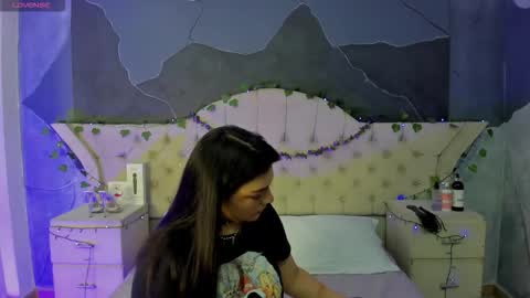 Amber Grey online show from 11-19-25, 06:52