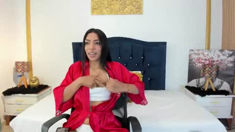 Snapshot of amberrsmith_ chatting on 06-13-26, 06:17 Amber online show from 06-13-26, 06:17
