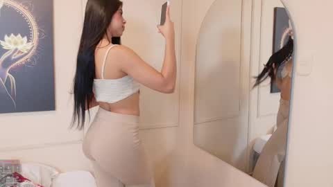 ambers online show from 11-26-25, 01:45