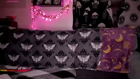 amburlicious online show from 05-18-26, 04:07