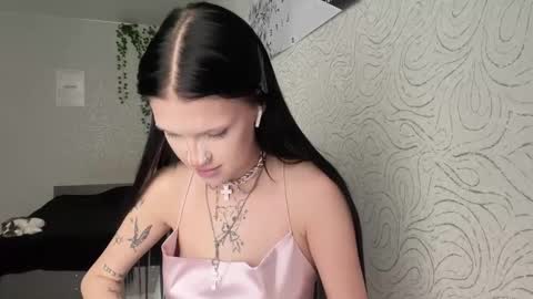 Alica online show from 11-19-25, 10:04