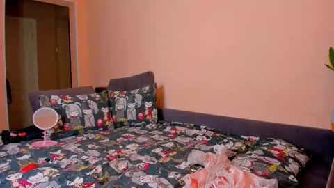 Snapshot of ameli_moon chatting on 10-25-25, 07:08 Eileen online show from 10-25-25, 07:08