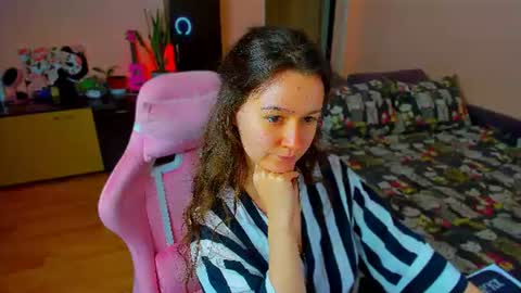 Snapshot of ameli_moon chatting on 07-26-26, 03:41 Eileen online show from 07-26-26, 03:41