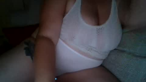 Snapshot of amelia95rose chatting on 08-03-26, 10:13 amelia95rose online show from 08-03-26, 10:13