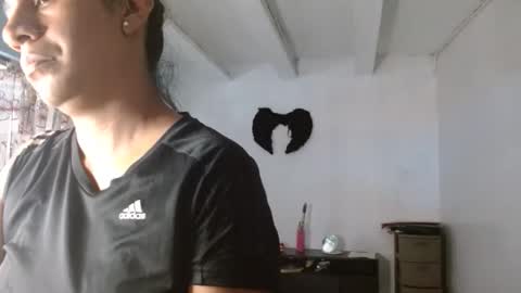 amelia  online show from 11-18-25, 02:43