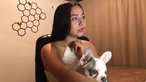 Snapshot of amelia___hall chatting on 10-28-25, 12:09 Amelia online show from 10-28-25, 12:09