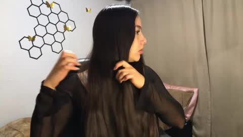 Snapshot of amelia___hall chatting on 11-13-25, 12:15 Amelia online show from 11-13-25, 12:15