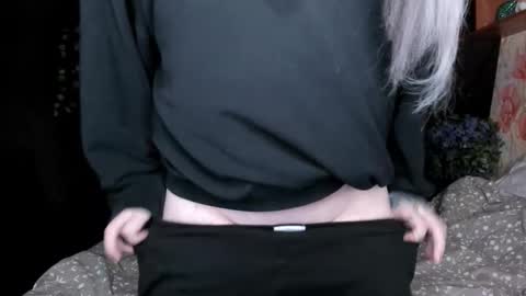 Amelia online show from 11-08-25, 08:18