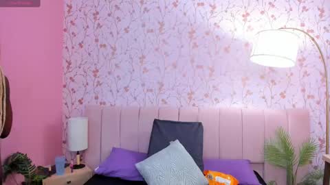 Amelia Adams online show from 10-04-25, 03:54