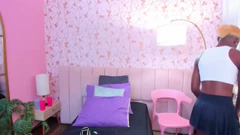 Amelia Adams online show from 10-18-25, 07:14