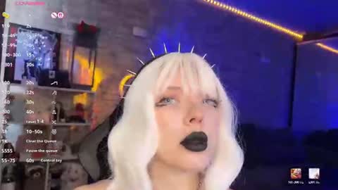 Amelia Aley  online show from 07-10-26, 08:40