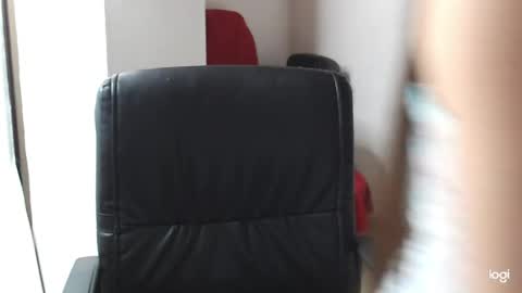 Snapshot of amelia_bella chatting on 05-24-26, 04:39 amelia online show from 05-24-26, 04:39