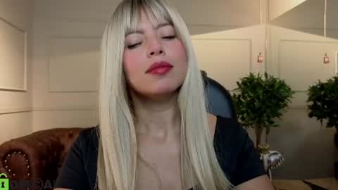 AMELIA online show from 06-25-26, 12:20
