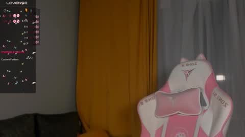 Snapshot of amelia_lein chatting on 03-09-25, 12:10 Your Amelia online show from 03-09-25, 12:10