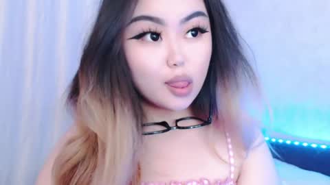 Amelia online show from 06-10-26, 05:23