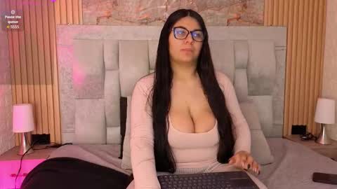 AMELIA CASTELL  online show from 03-16-26, 11:25