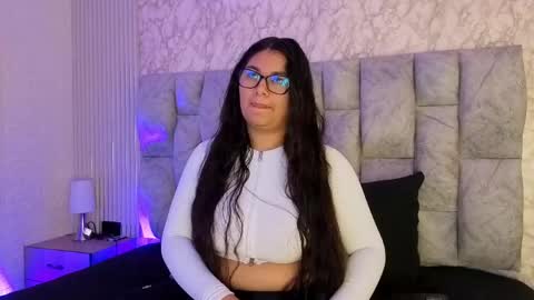 AMELIA CASTELL  online show from 04-20-26, 12:19