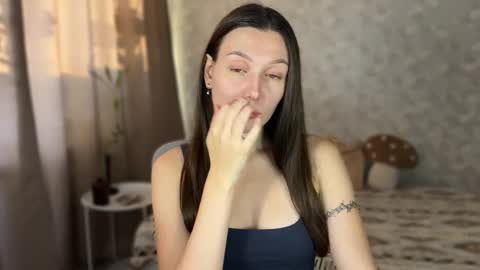 Snapshot of ameliahenderson chatting on 09-21-25, 02:08 Ameli online show from 09-21-25, 02:08