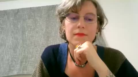 Snapshot of ameliaishka chatting on 10-17-25, 02:37 Ameliaishka online show from 10-17-25, 02:37