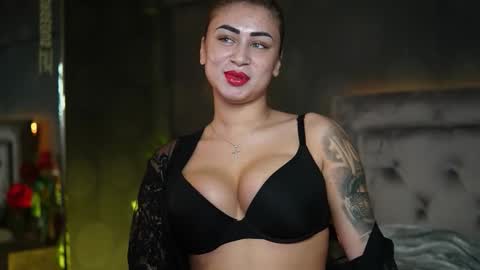  Amelia  online show from 11-19-25, 06:08