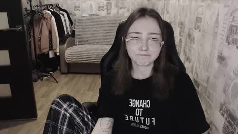 Snapshot of ameliakamishiro chatting on 12-11-24, 01:39 Amelia online show from 12-11-24, 01:39