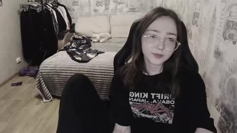 Snapshot of ameliakamishiro chatting on 12-23-24, 03:44 Amelia online show from 12-23-24, 03:44