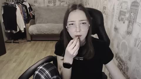 Snapshot of ameliakamishiro chatting on 01-10-25, 05:02 Amelia online show from 01-10-25, 05:02