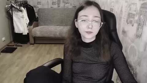 Snapshot of ameliakamishiro chatting on 01-19-25, 06:10 Amelia online show from 01-19-25, 06:10