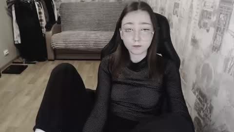 Snapshot of ameliakamishiro chatting on 01-25-25, 03:40 Amelia online show from 01-25-25, 03:40