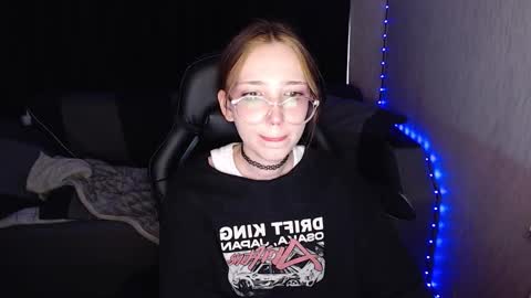 Snapshot of ameliakamishiro chatting on 10-12-25, 09:08 Amelia online show from 10-12-25, 09:08