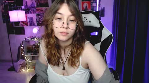 Amelia online show from 12-15-25, 09:02