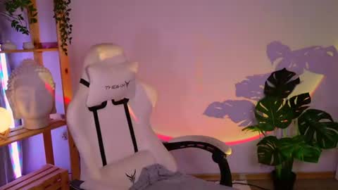 Snapshot of ameliaroseline chatting on 07-25-26, 03:59 Amelia online show from 07-25-26, 03:59