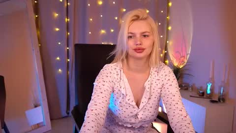  Amelia  online show from 02-20-26, 04:09