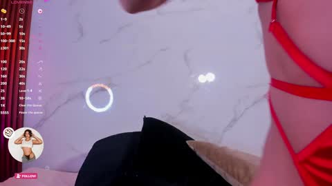 Snapshot of amelie_leigh chatting on 01-23-25, 05:56 Alejandra online show from 01-23-25, 05:56