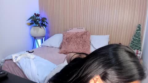 Amelie online show from 12-11-24, 04:42