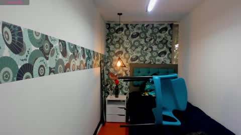 A M E L I E online show from 01-21-25, 06:23