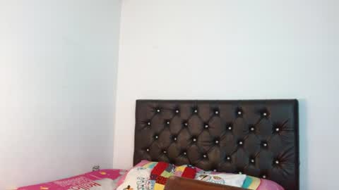 Snapshot of ameliejoness_ chatting on 07-15-26, 09:09 Ameliejoness online show from 07-15-26, 09:09