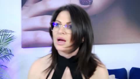 Amelie online show from 01-17-25, 03:00