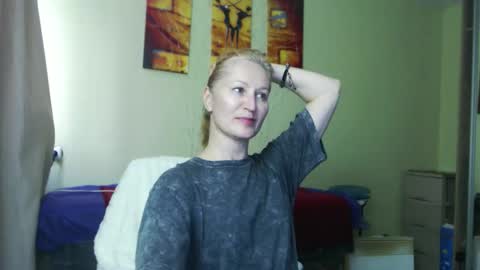Snapshot of amelly777 chatting on 05-24-26, 03:28 amelly777 online show from 05-24-26, 03:28