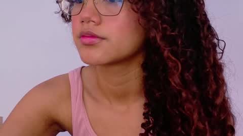 Snapshot of amely_sweetheat chatting on 04-25-26, 05:10 Amely online show from 04-25-26, 05:10