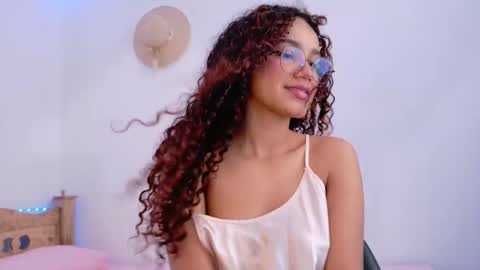 Snapshot of amely_sweetheat chatting on 05-26-26, 04:14 Amely online show from 05-26-26, 04:14