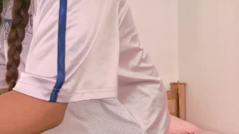 Snapshot of amely_sweetheat chatting on 06-09-26, 03:01 Amely online show from 06-09-26, 03:01