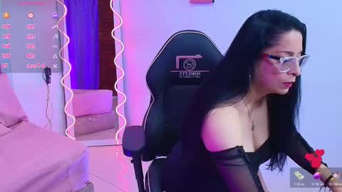 AMELY online show from 10-20-25, 11:32