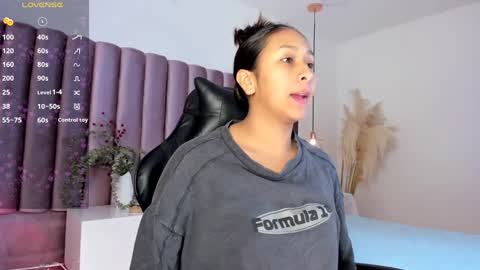 Snapshot of amelyamann chatting on 01-25-25, 11:23          online show from 01-25-25, 11:23