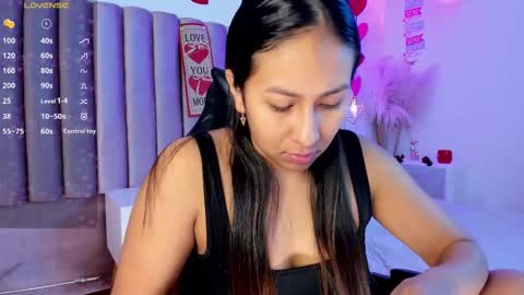 Snapshot of amelyamann chatting on 02-24-25, 12:26          online show from 02-24-25, 12:26