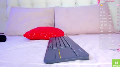 Snapshot of amelyamann chatting on 03-12-25, 03:29          online show from 03-12-25, 03:29