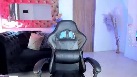          online show from 06-21-26, 12:41