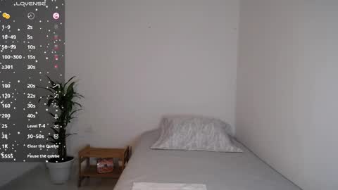 Snapshot of amelycaro chatting on 02-12-25, 06:40 Amely online show from 02-12-25, 06:40