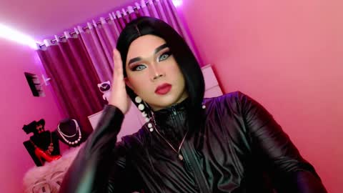 Queen Mireska online show from 02-05-25, 02:26