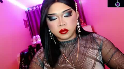 Snapshot of amiadoll chatting on 06-09-26, 02:50 Queen Mireska online show from 06-09-26, 02:50